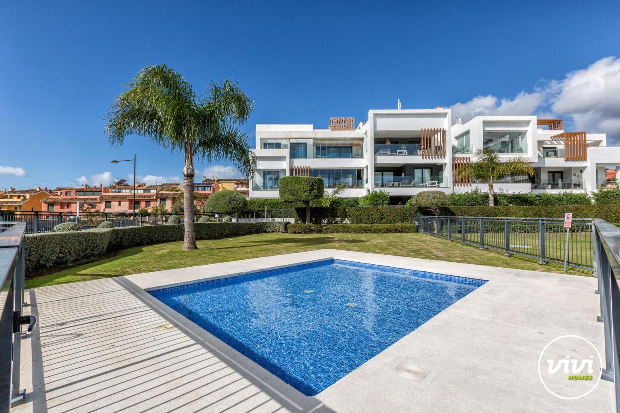 Apartment Vivi Homes - Sublime Close To The Beach, Garden, Pool & Hot Tub