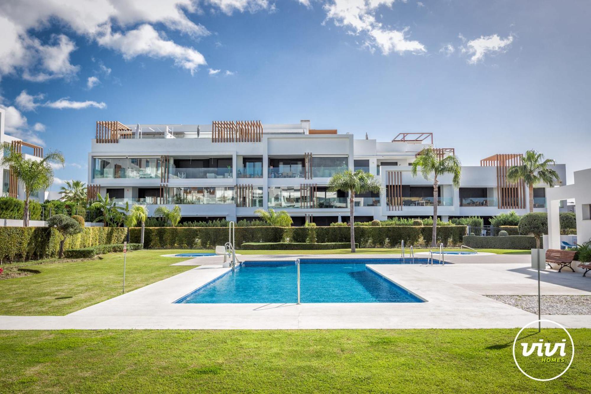 Apartment Vivi Homes - Sublime Close To The Beach, Garden, Pool & Hot Tub *