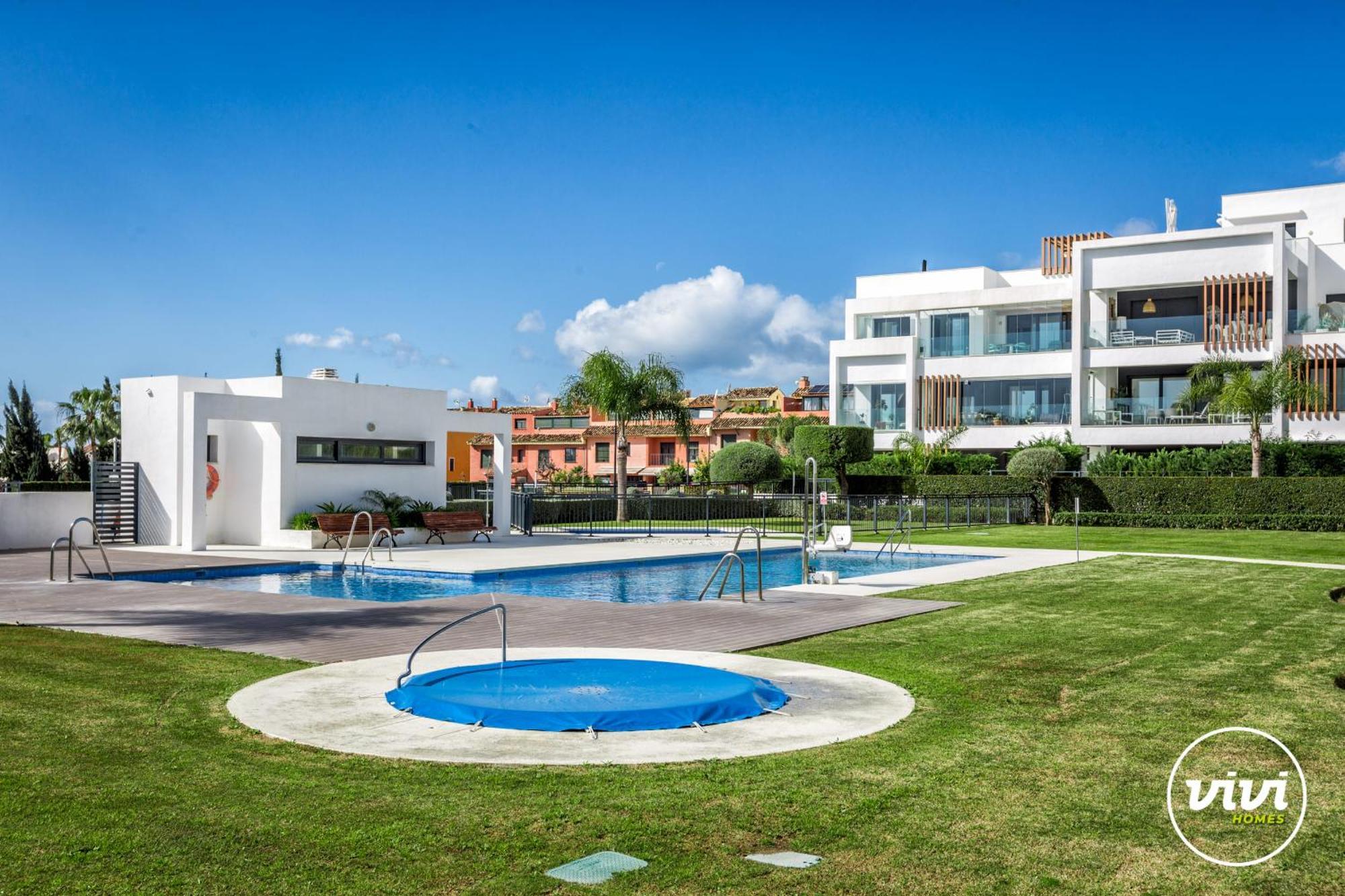 Apartment Vivi Homes - Sublime Close To The Beach, Garden, Pool & Hot Tub