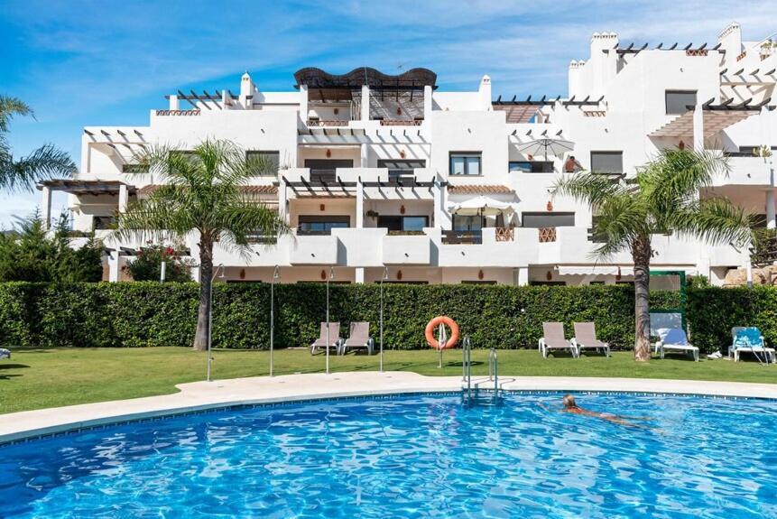 Luxury With Big Terrace Apartamento Estepona