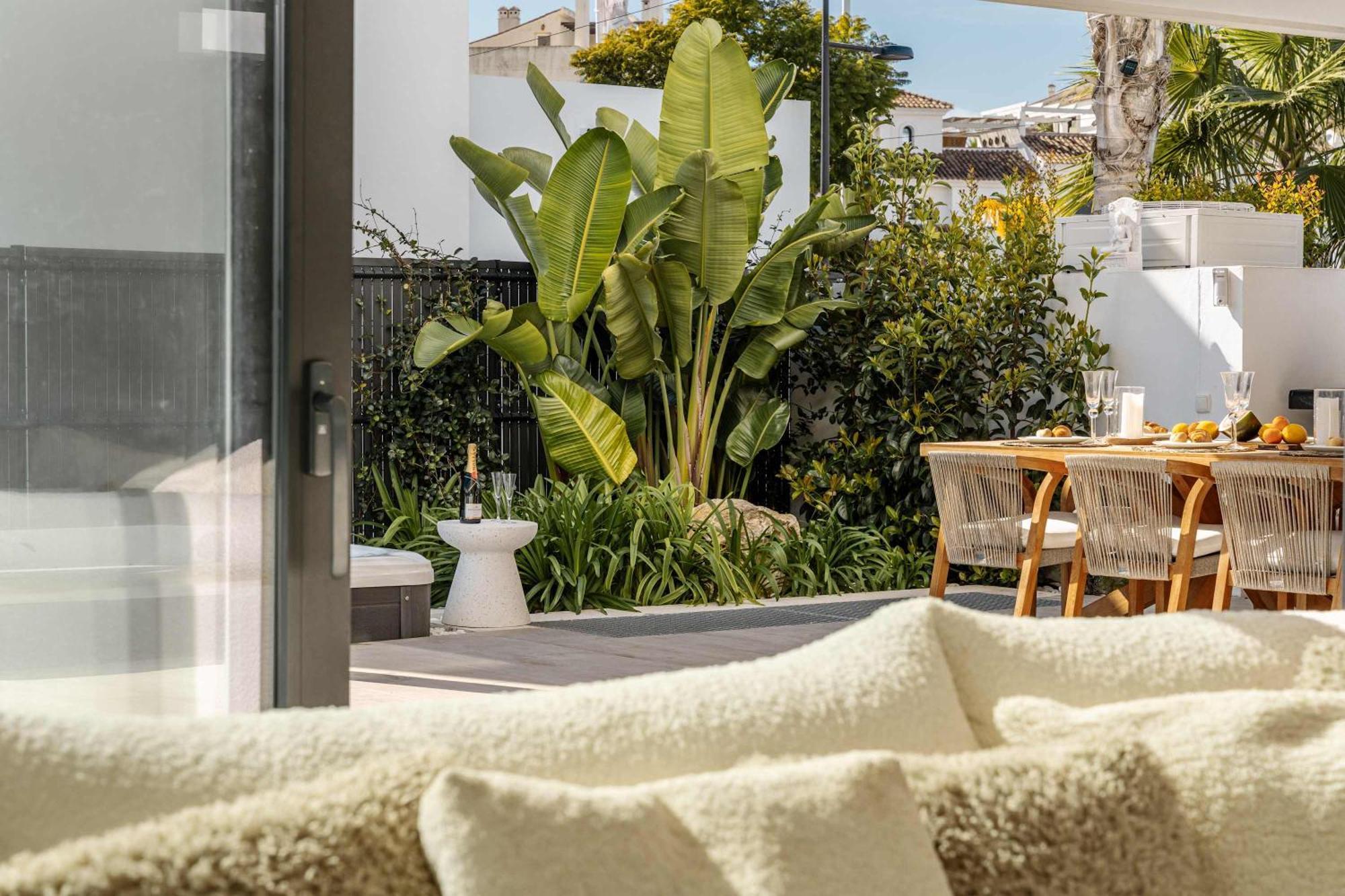 Villa Francesca Front Golf Pool Jacuzzi Estepona