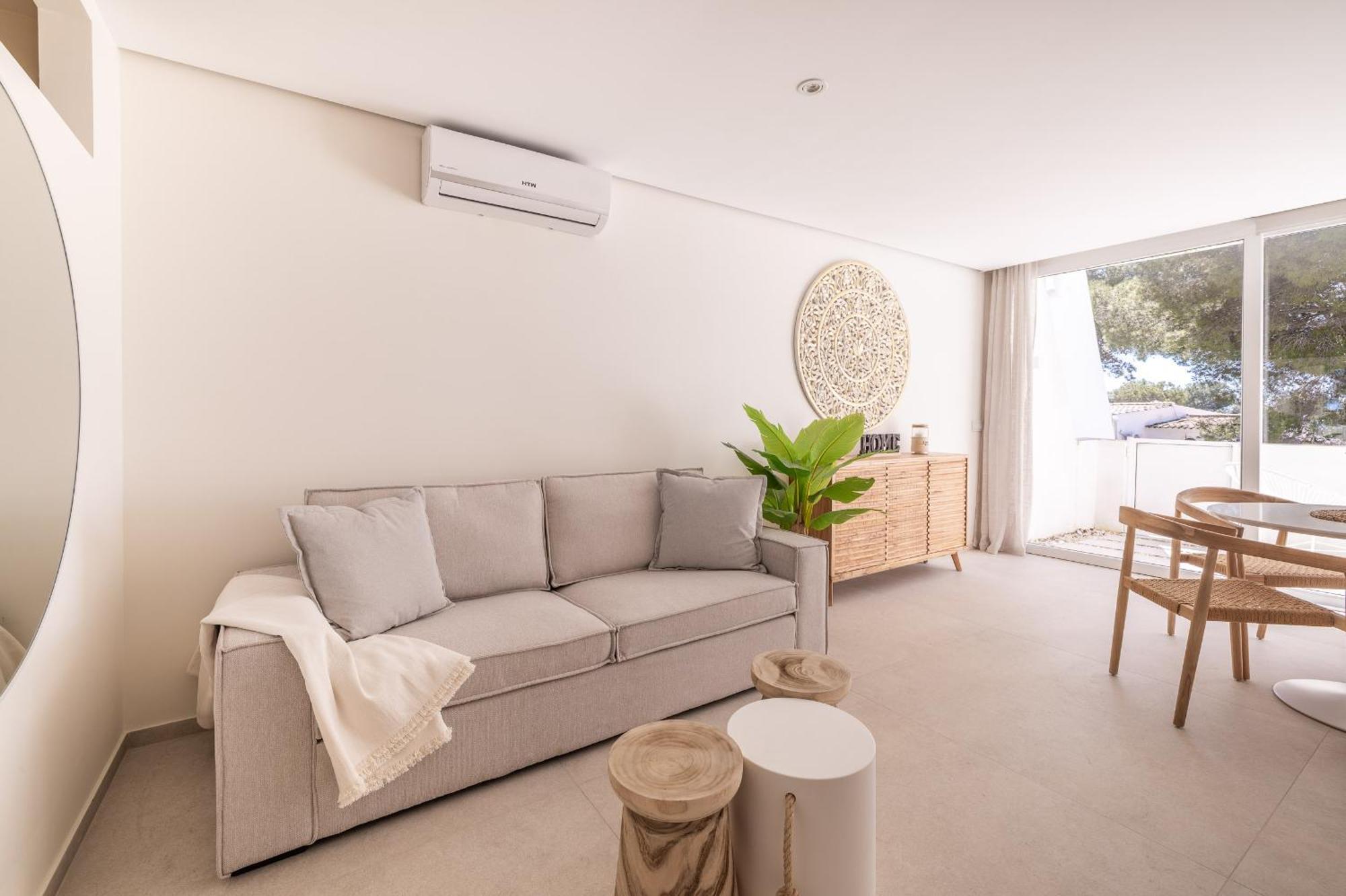 Ar4 Cosy, One-bed With Sea Views Apartment *
