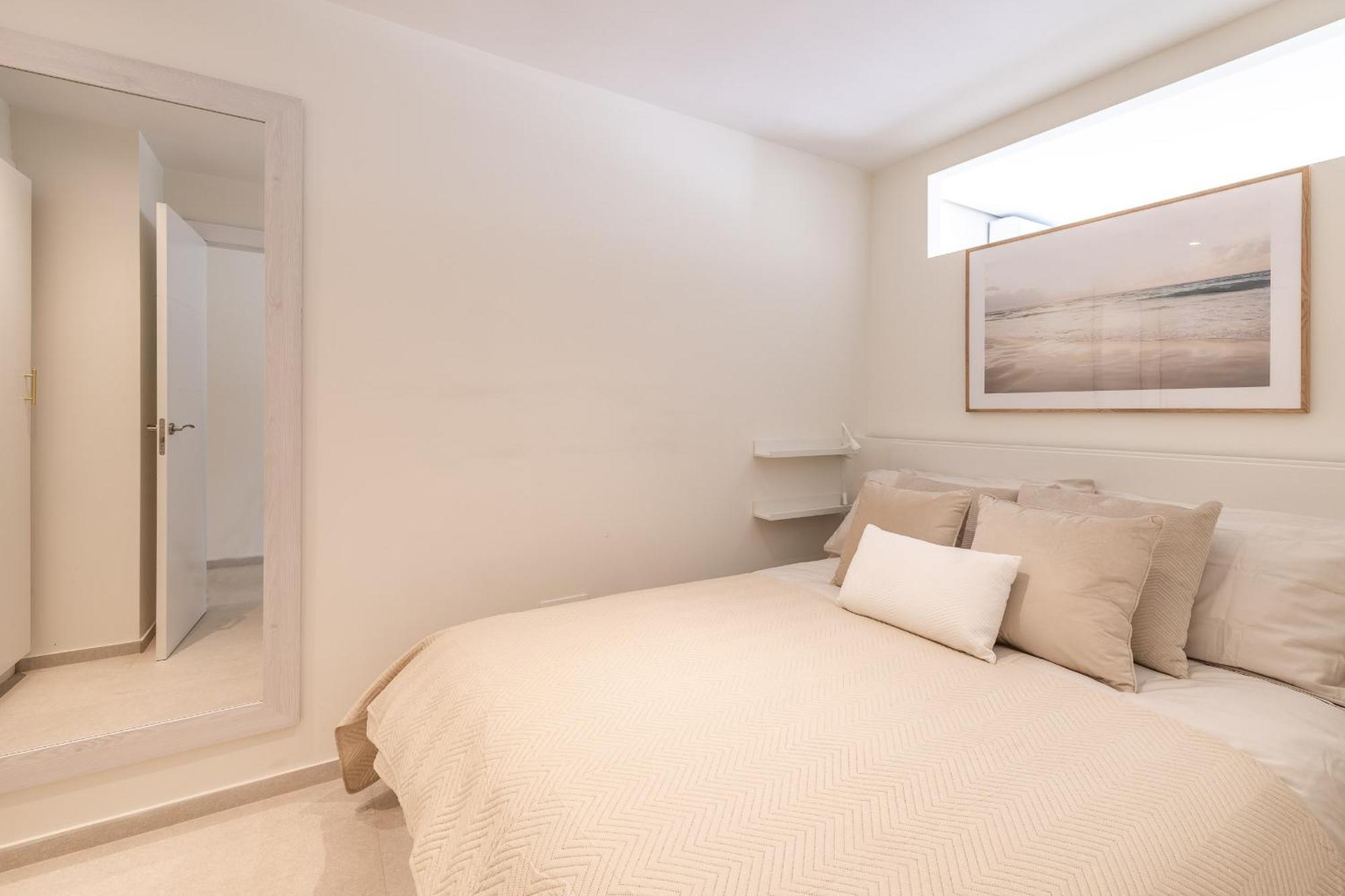 Apartment Ar4 Cosy, One-bed With Sea Views *