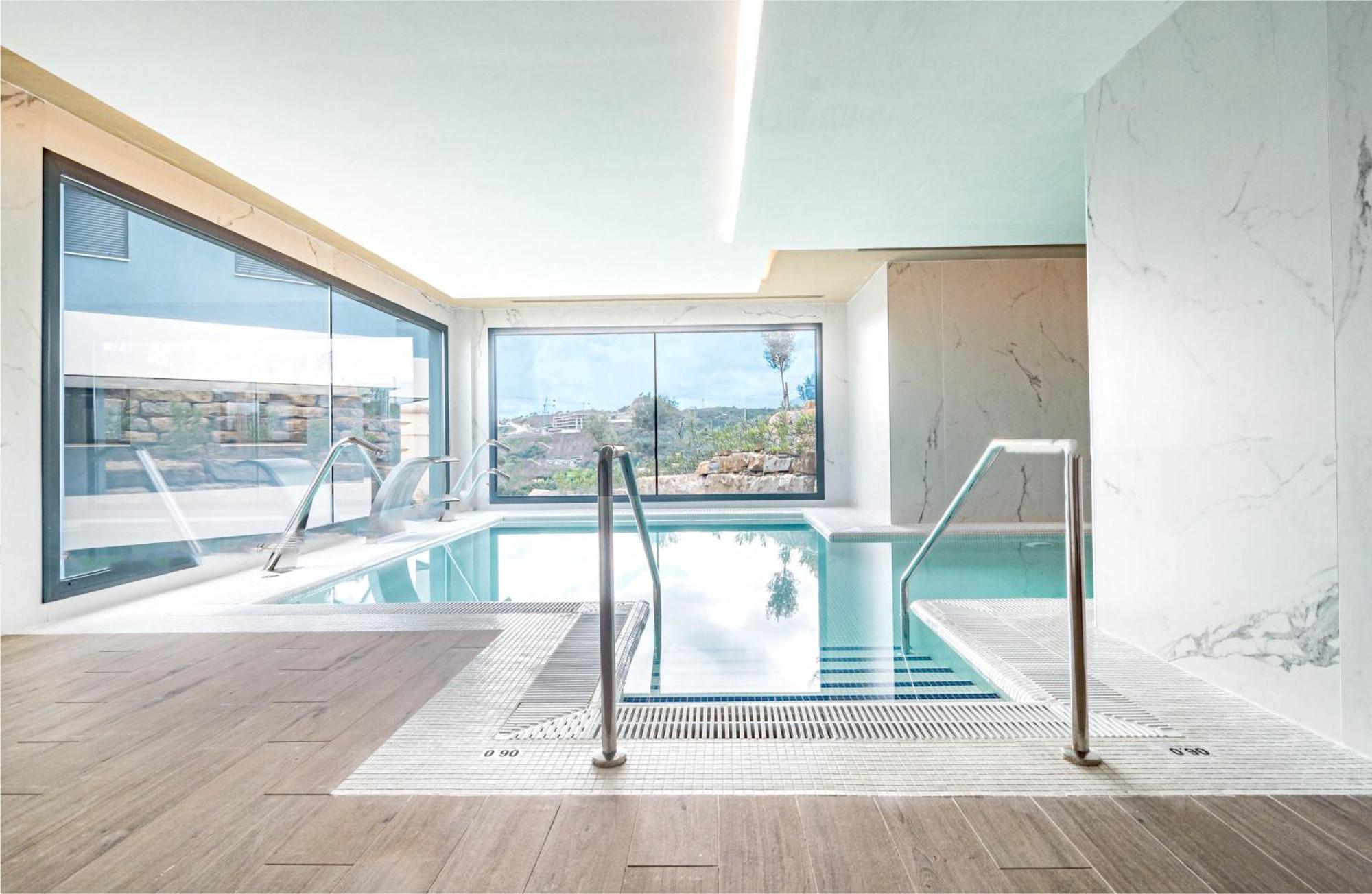 Oasis272-1d - Large Terrace With Great View Estepona