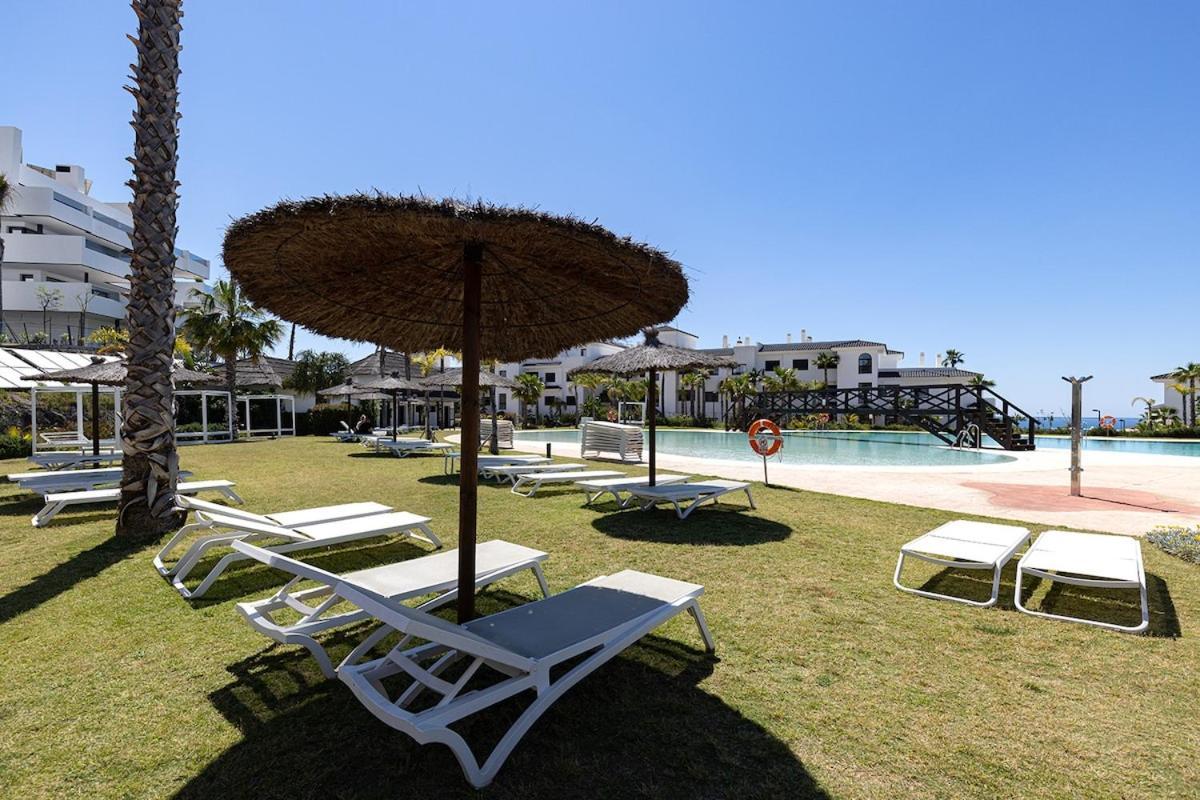 Apartment Chic Penthouse With Scenic Views At Hills! Estepona