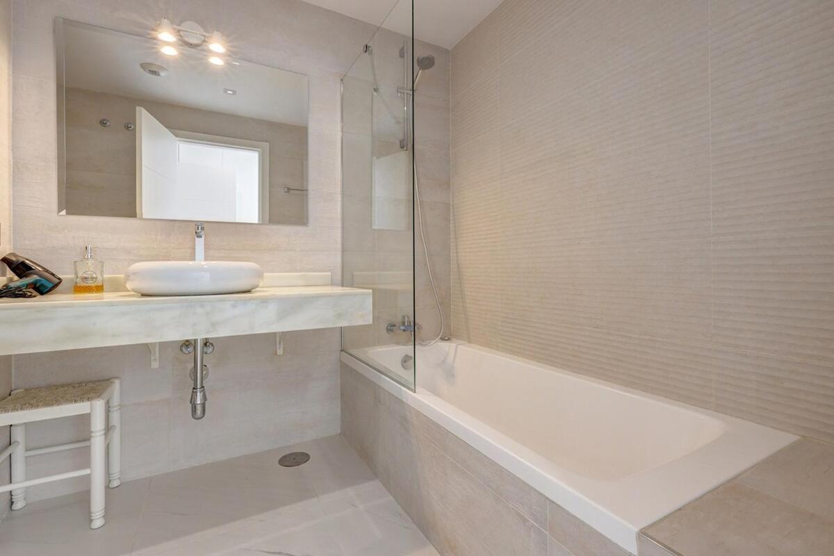 Chic Penthouse With Scenic Views At Hills! Apartment *