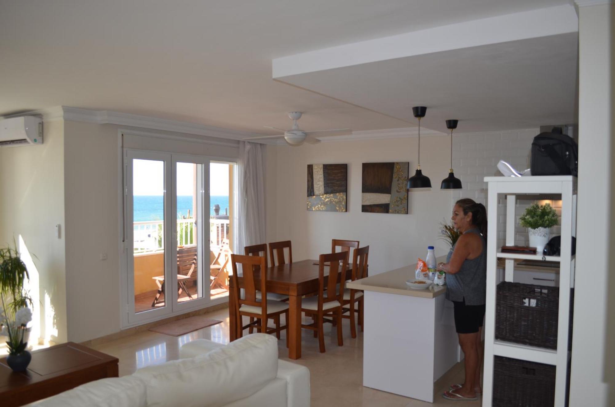 Apartment 3br Frontline La Rada *