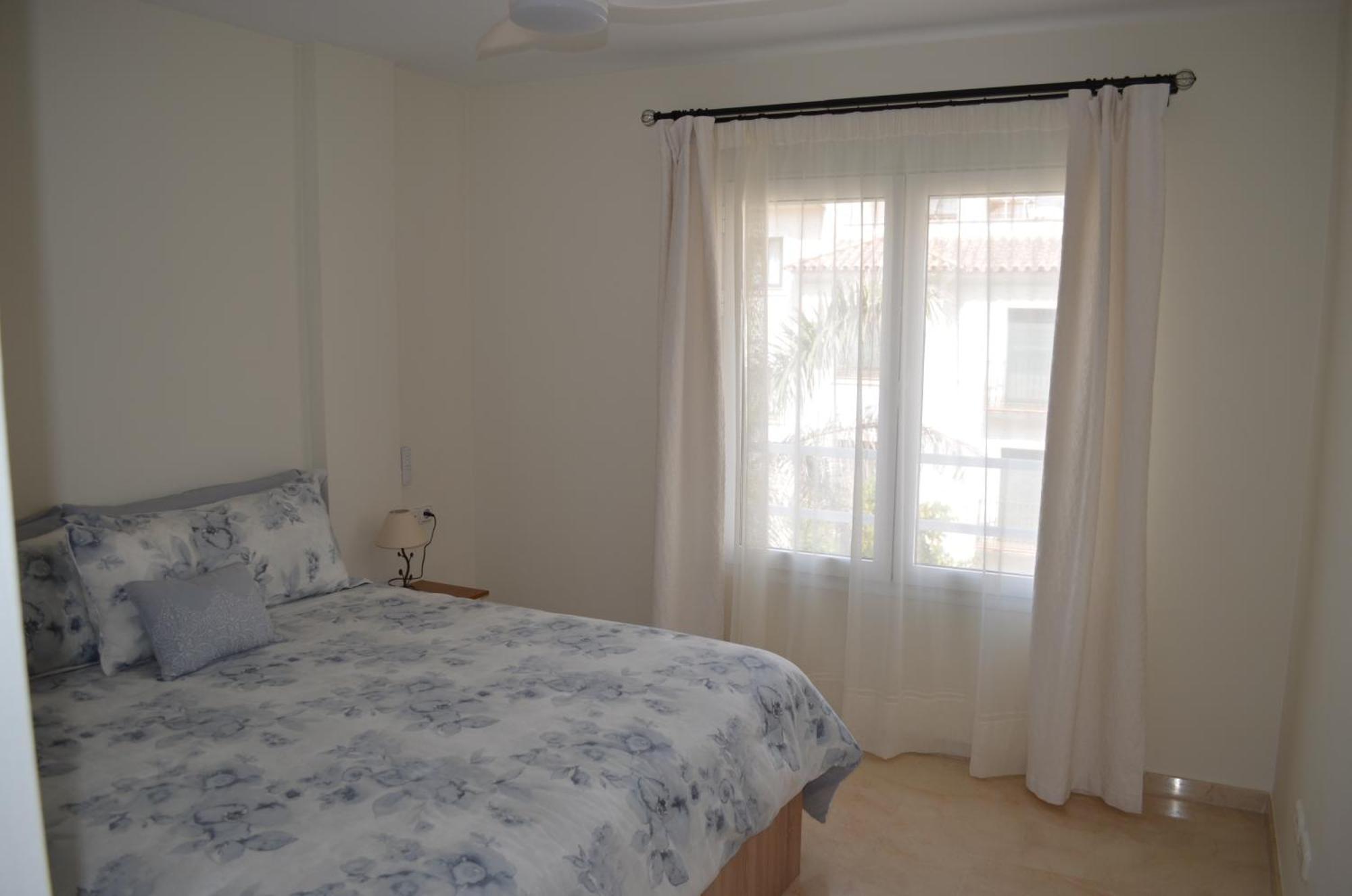 3br Frontline La Rada