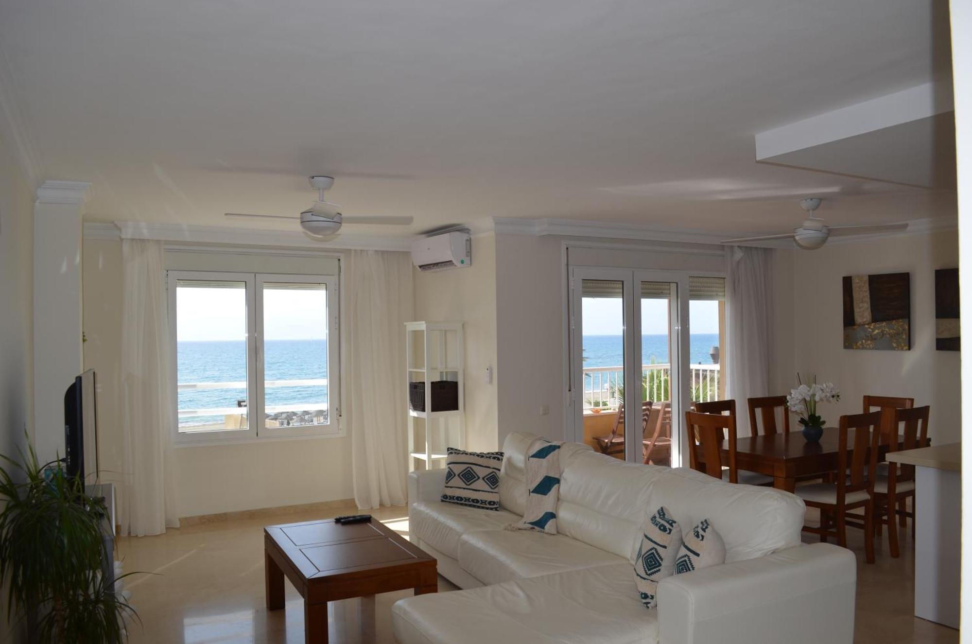 3br Frontline La Rada * Estepona