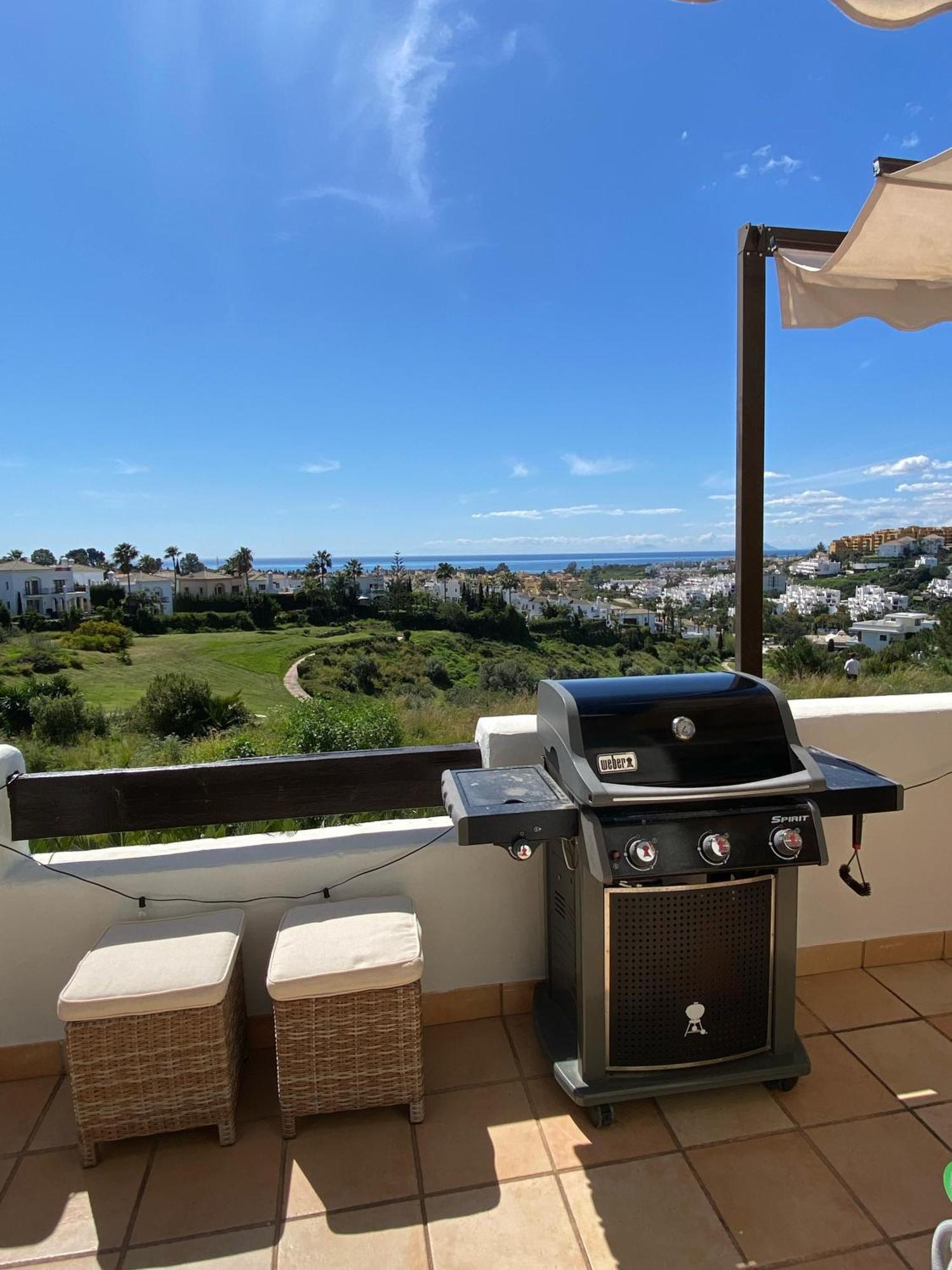 Apartment Bright 3 Bedroom Townhouse With Stunning Views *