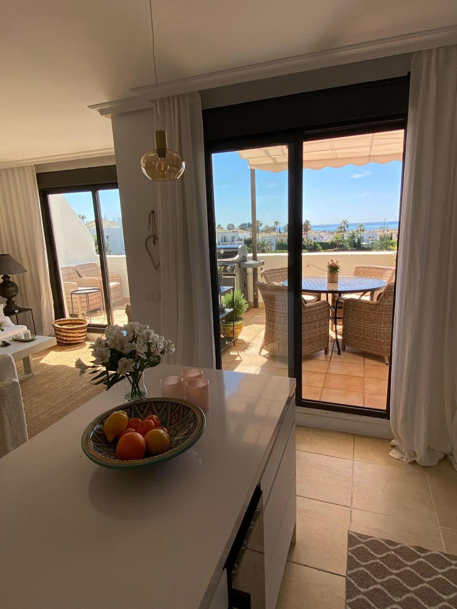 Apartment Bright 3 Bedroom Townhouse With Stunning Views