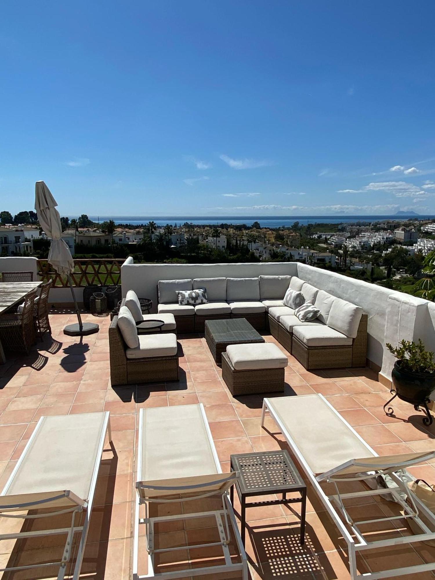 Bright 3 Bedroom Townhouse With Stunning Views Apartment *