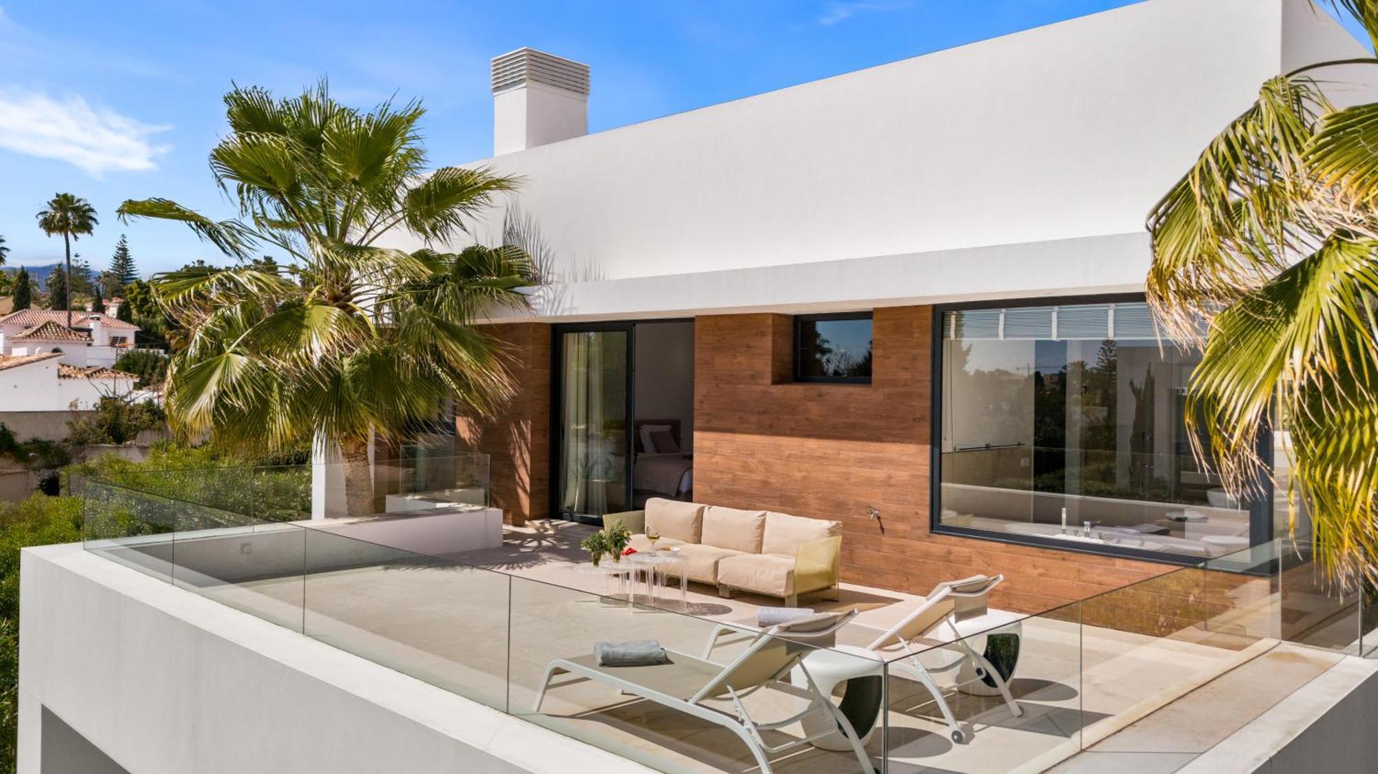 Villa Aurora - Marbella - Contemporary In New Golden Mile