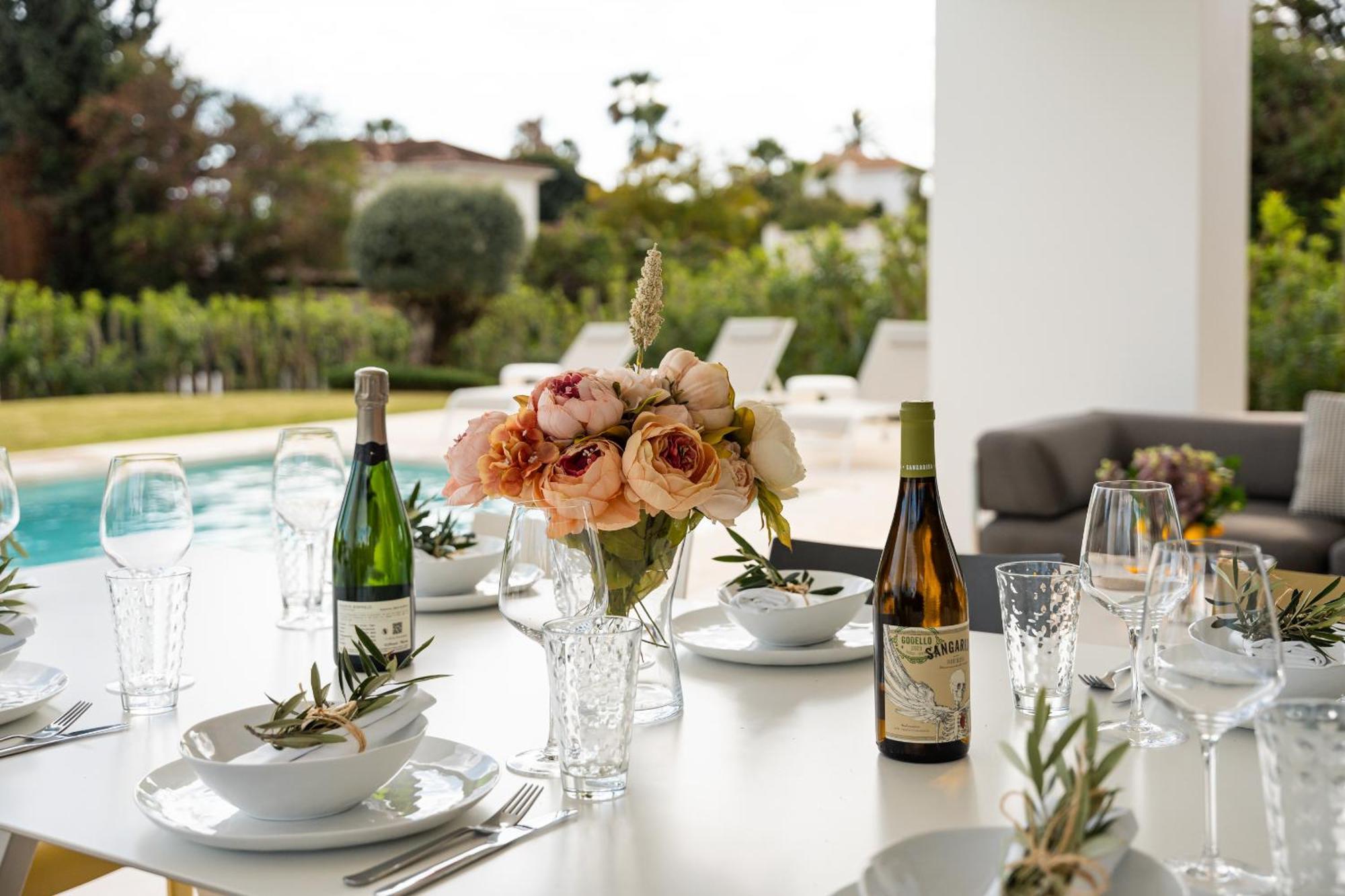 Aurora - Marbella - Contemporary In New Golden Mile Villa