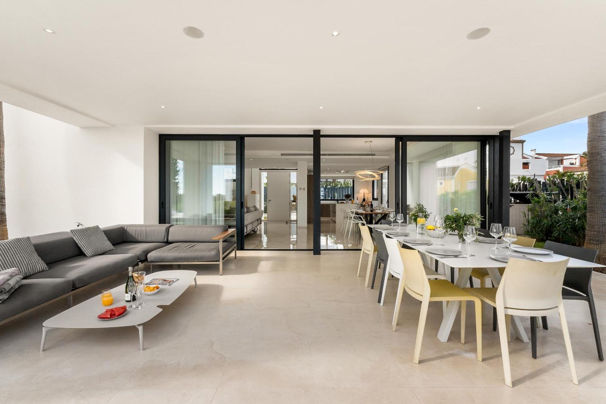 Villa Aurora - Marbella - Contemporary In New Golden Mile Estepona
