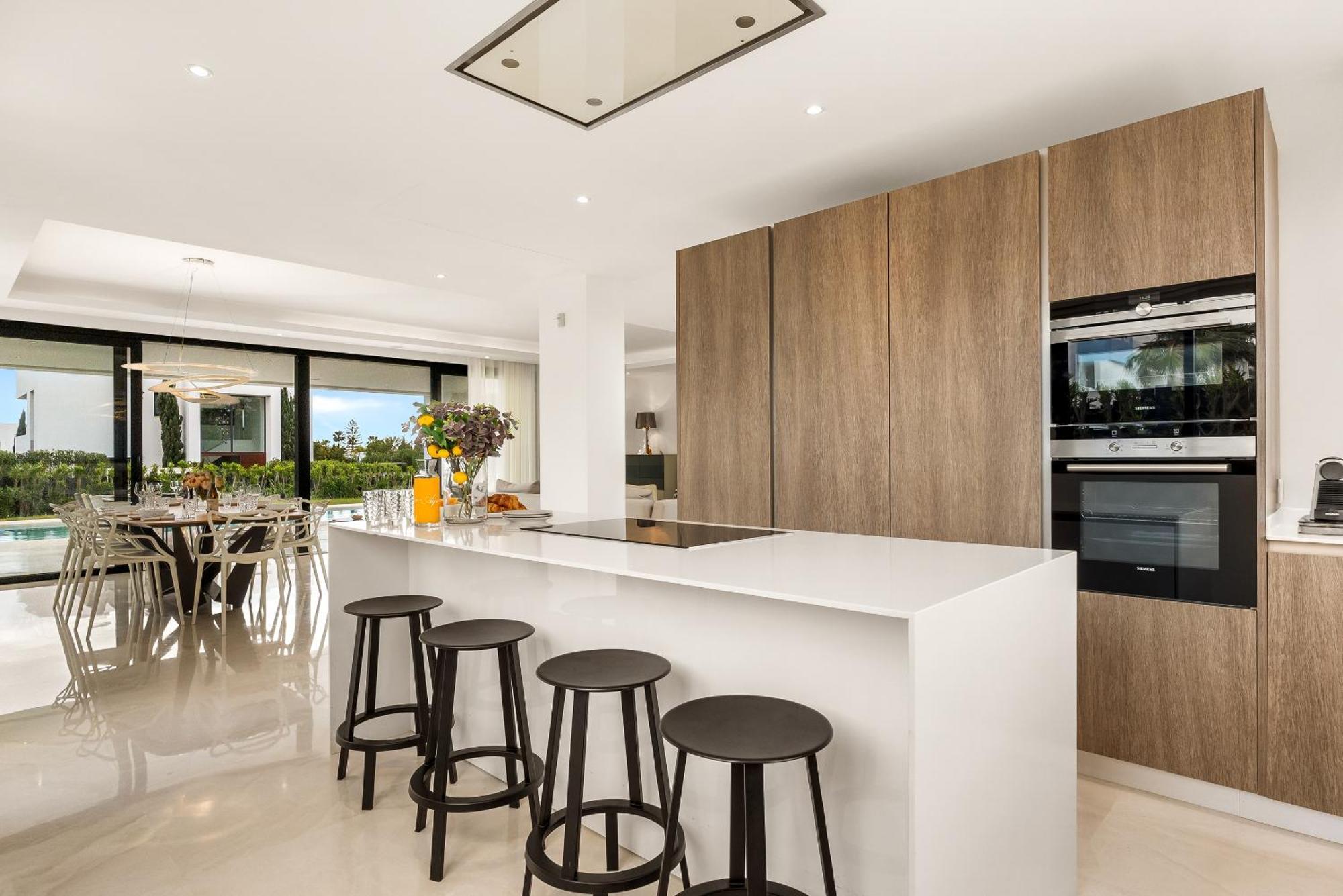 Villa Aurora - Marbella - Contemporary In New Golden Mile