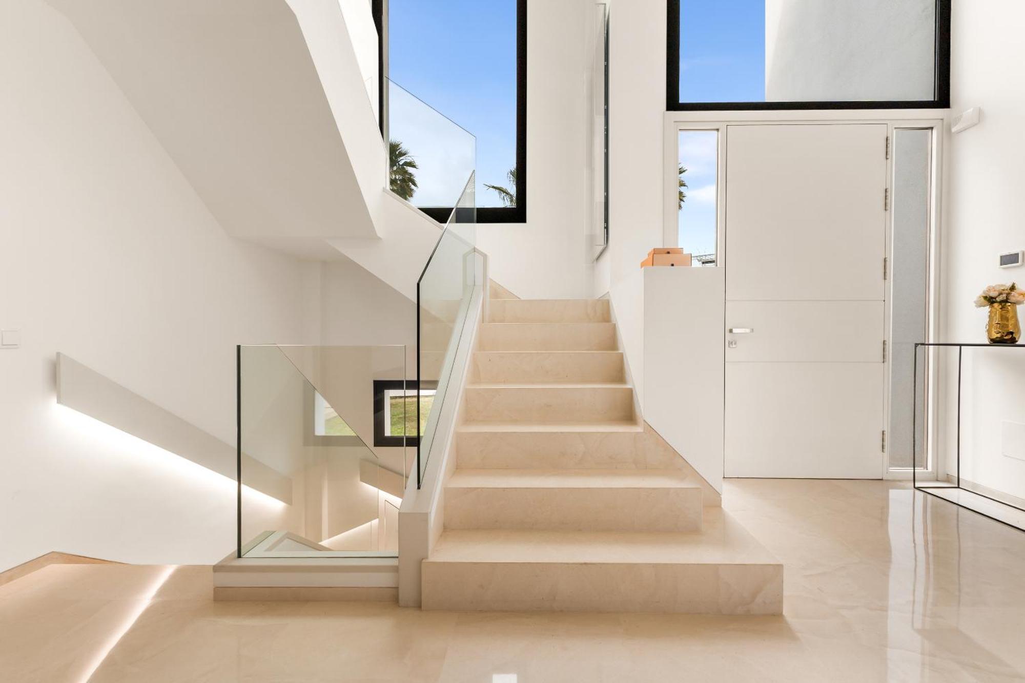 Villa Aurora - Marbella - Contemporary In New Golden Mile