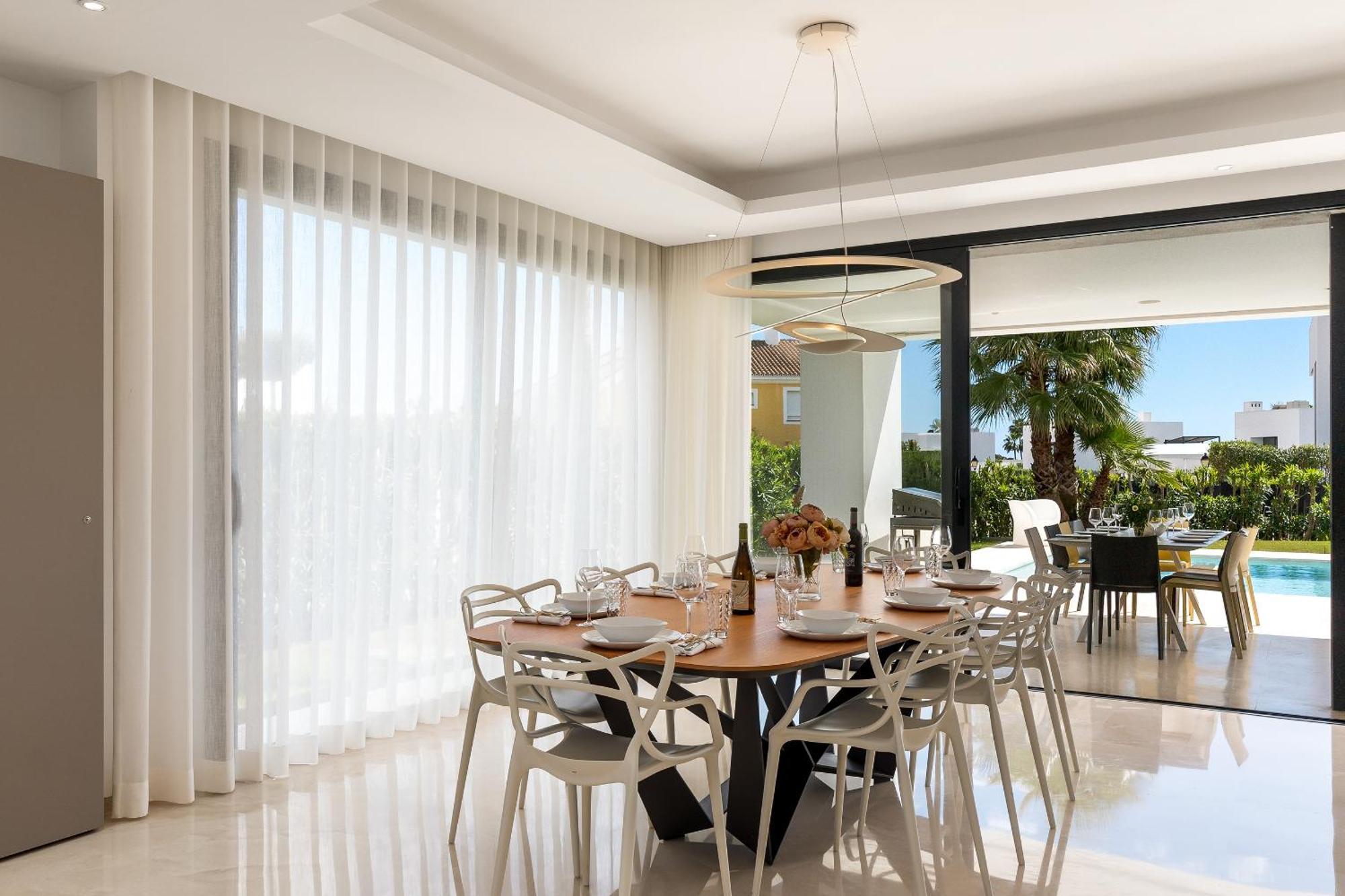 Aurora - Marbella - Contemporary In New Golden Mile Estepona