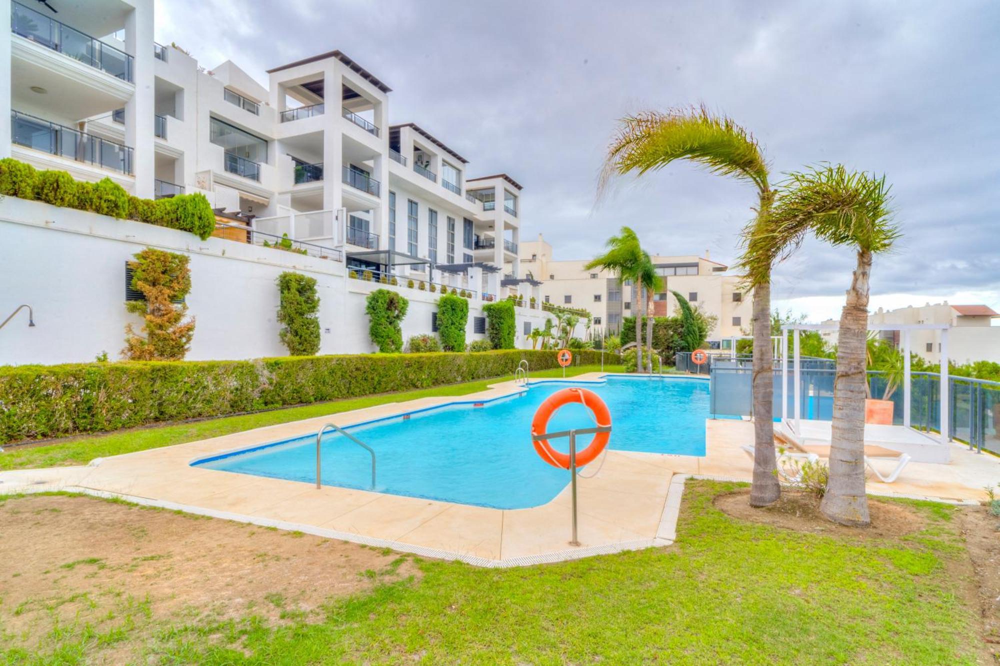 Serendipity Flat- Stunning Views And Serene Interior *