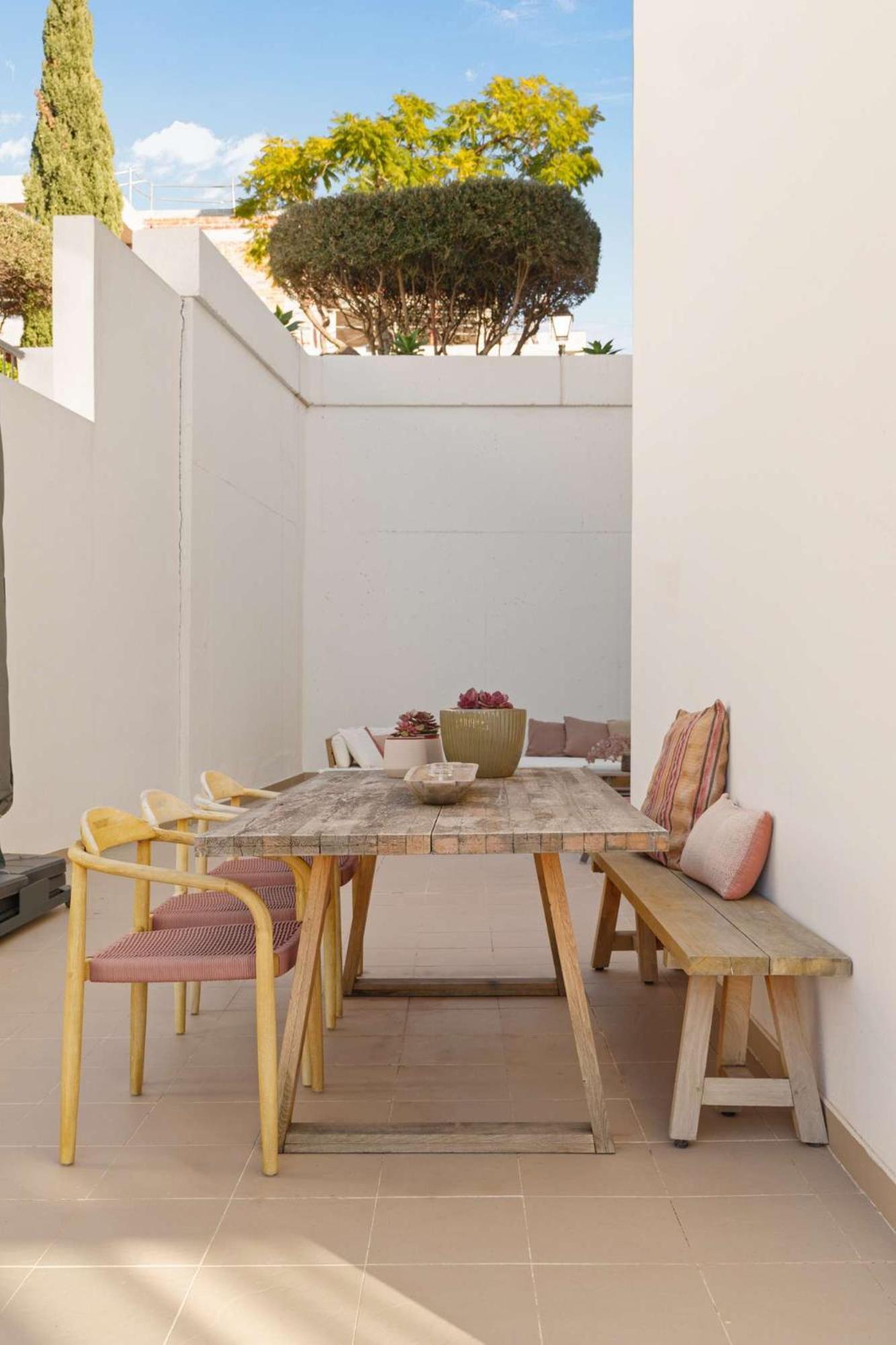 Serendipity Flat- Stunning Views And Serene Interior