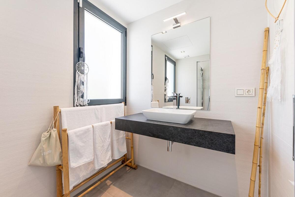 Villa Luxury With Heated Pool Open Sea Views