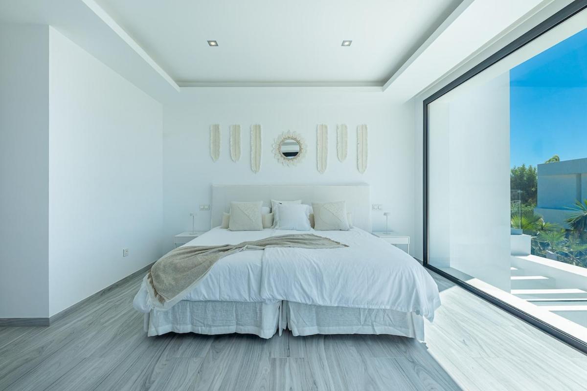 Luxury With Heated Pool Open Sea Views Villa *