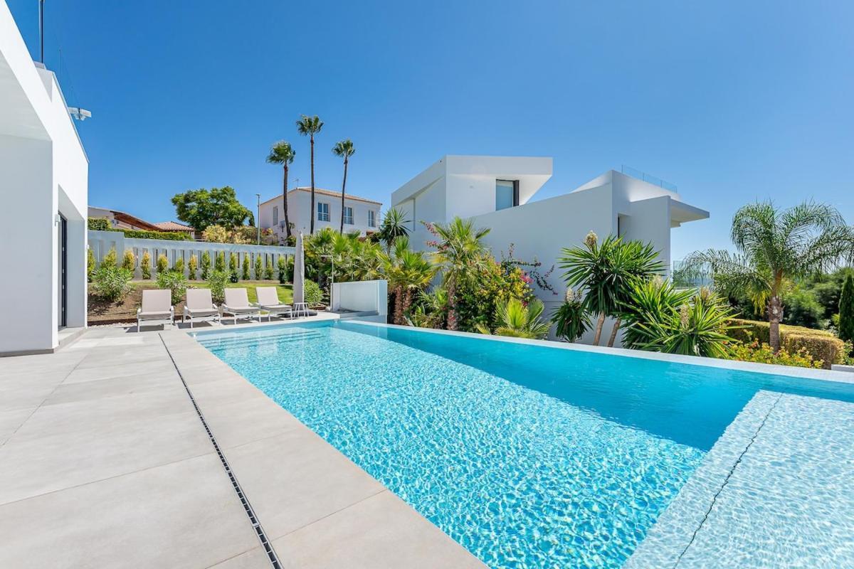 Luxury With Heated Pool Open Sea Views Villa Estepona