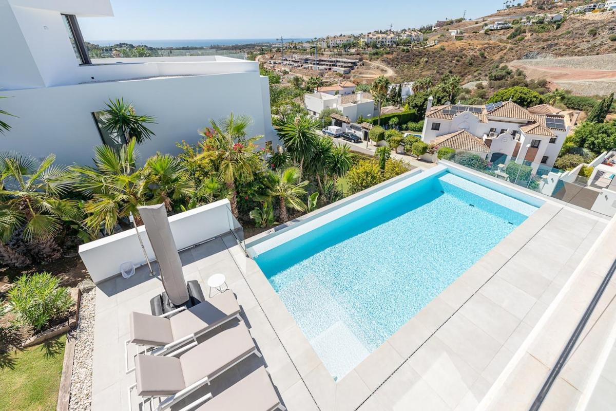 Villa Luxury With Heated Pool Open Sea Views Estepona