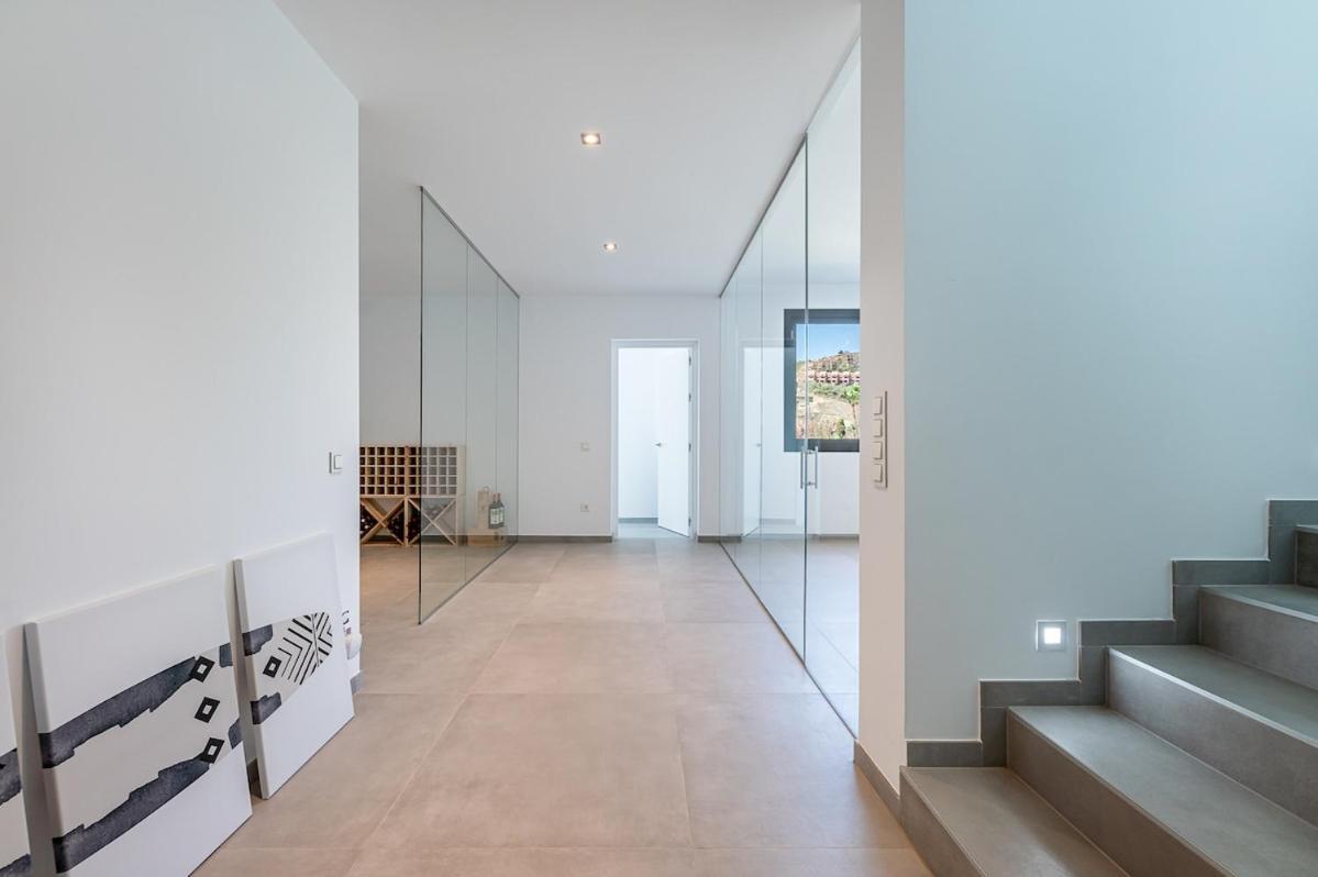 Luxury With Heated Pool Open Sea Views Villa *