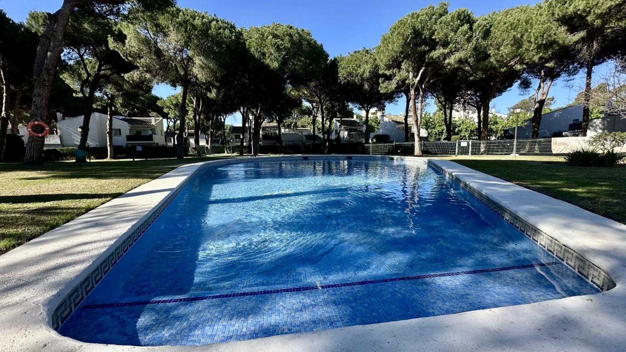 Waves & Pines El Paraiso, Benamara Apartment Estepona
