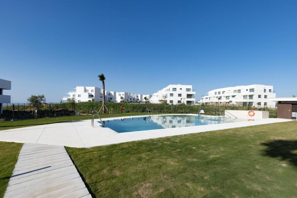 Peaceful With Views And Garden Apartment