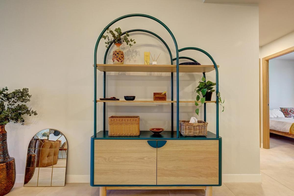 Peaceful With Views And Garden Apartment *
