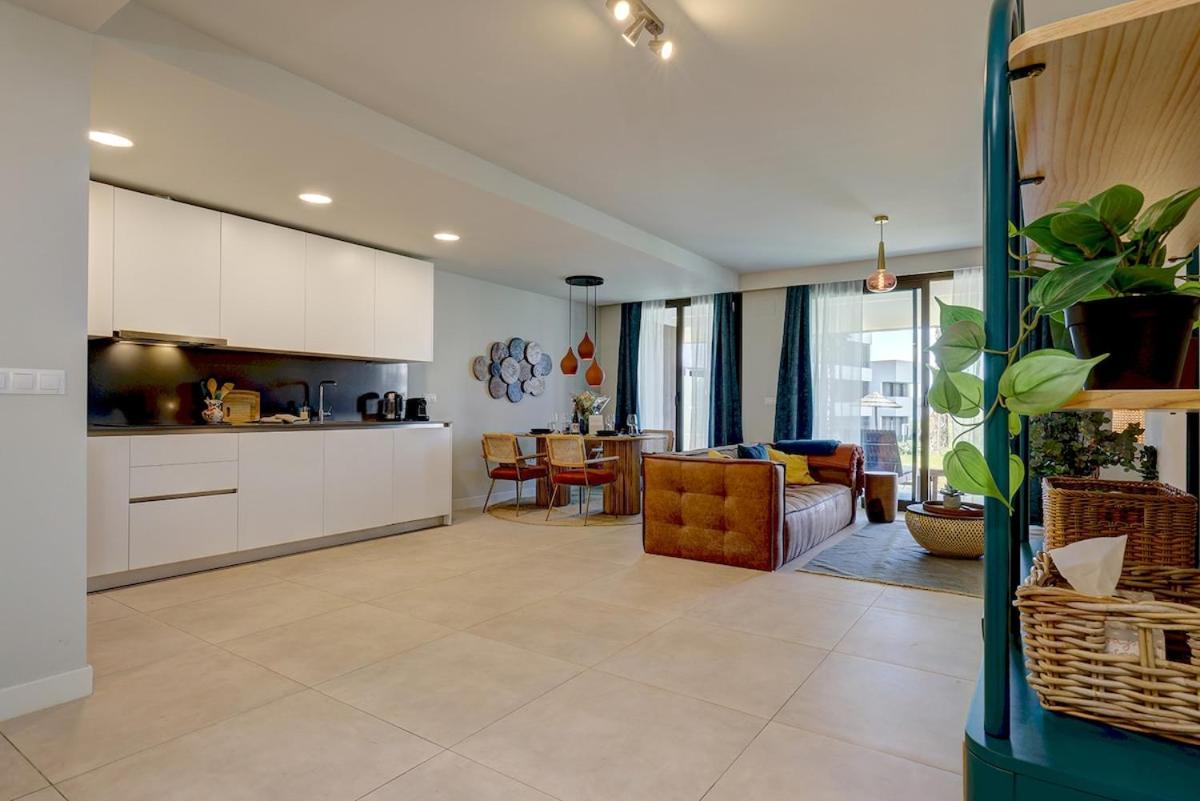 Peaceful With Views And Garden Apartamento Estepona