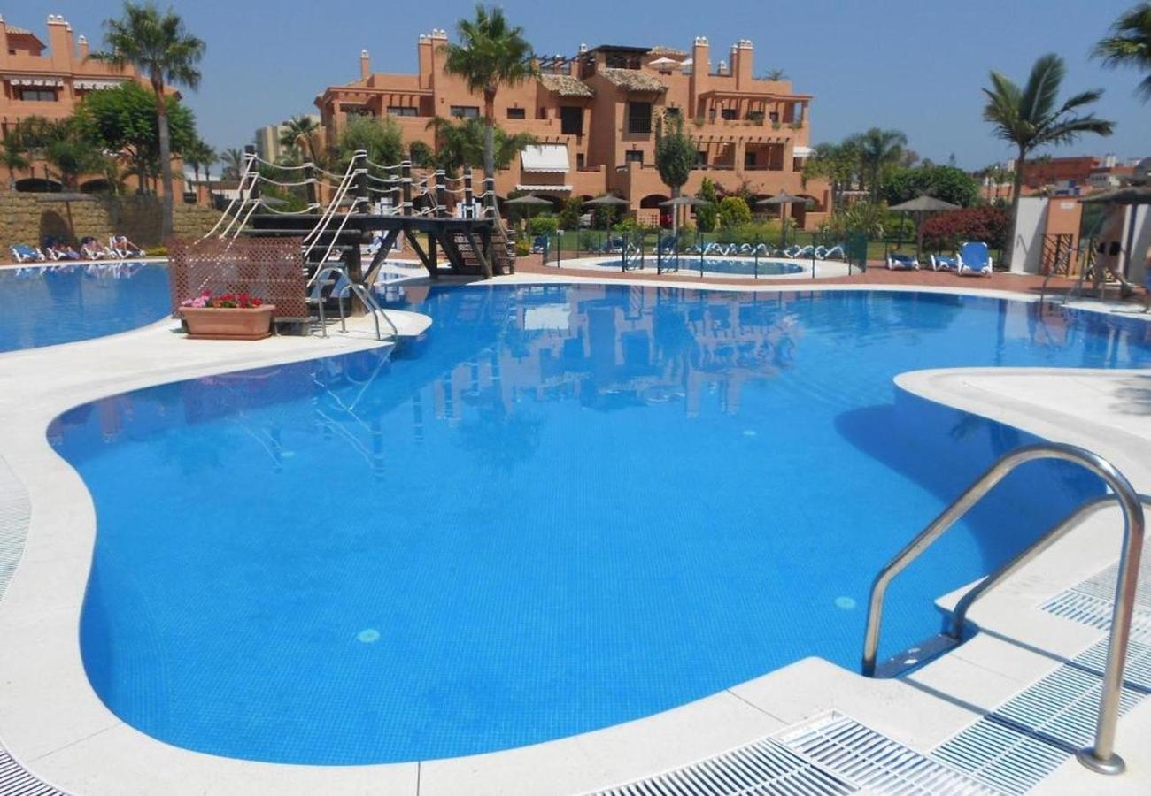 Modern 2 Bedroom - Hacienda Del Sol Apartment