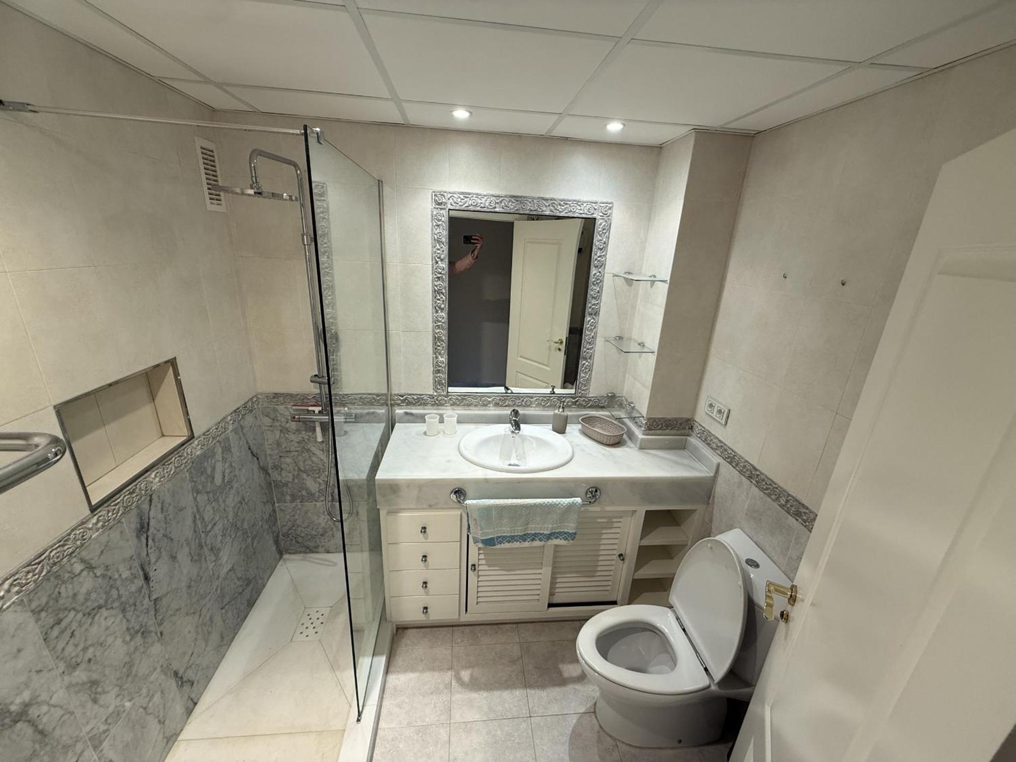 Modern 2 Bedroom - Hacienda Del Sol Apartment