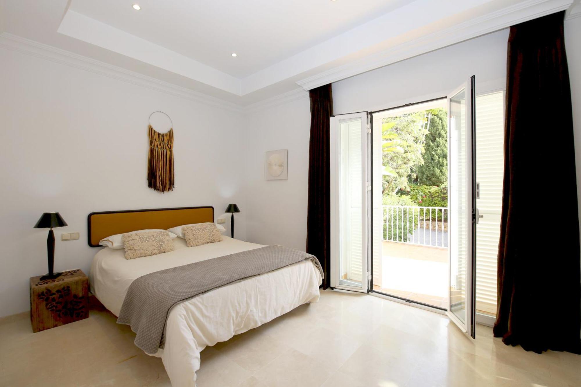 East Luxury Family Rosa Villa