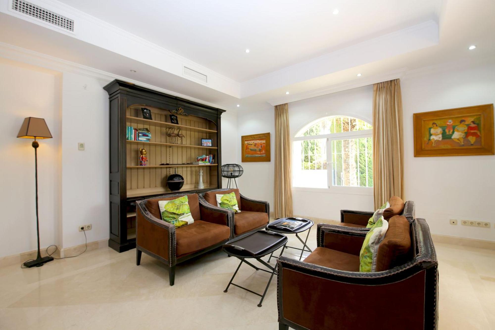 East Luxury Family Rosa Villa Estepona