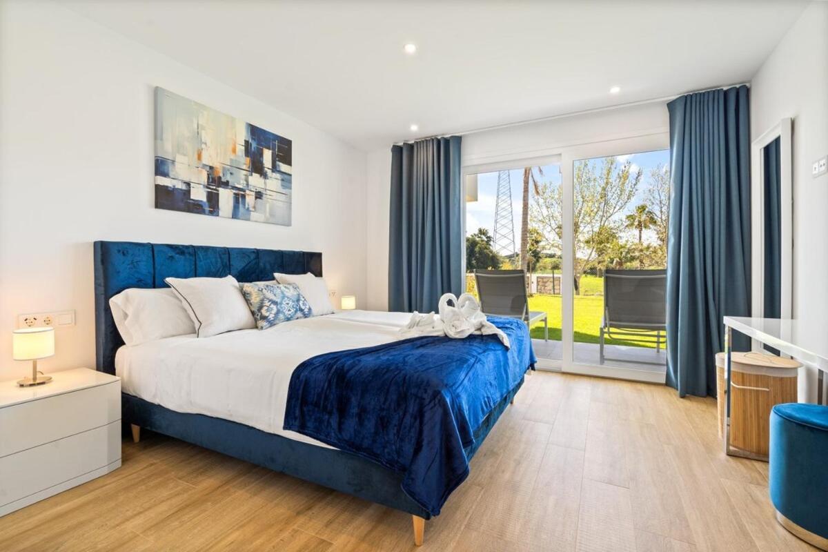 Al4-2107 - - Alcazaba Lagoon * Estepona