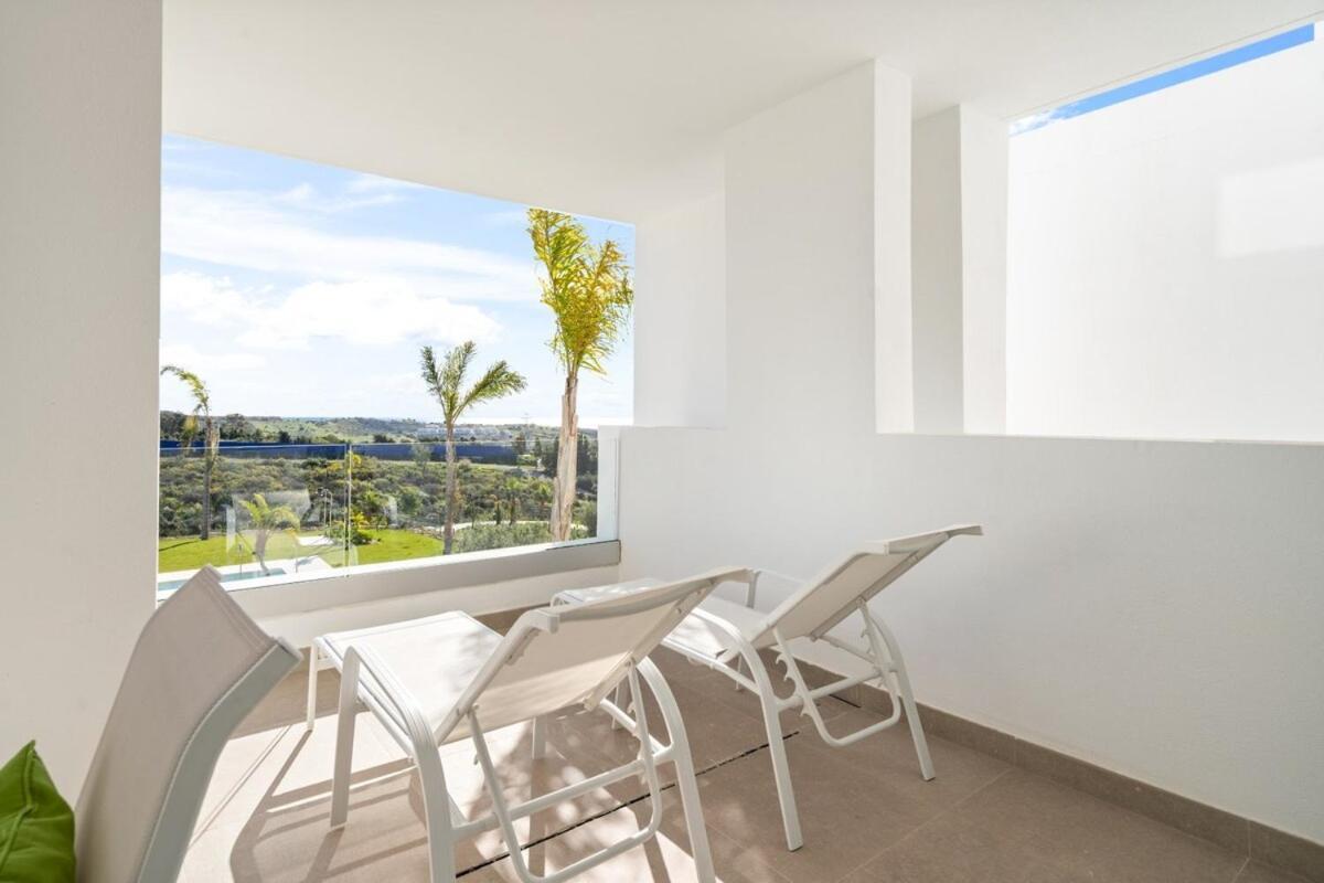 Al4-2011 - - Alcazaba Lagoon Apartment