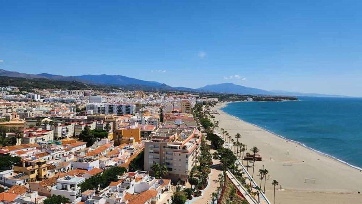 Al4-2011 - - Alcazaba Lagoon Estepona
