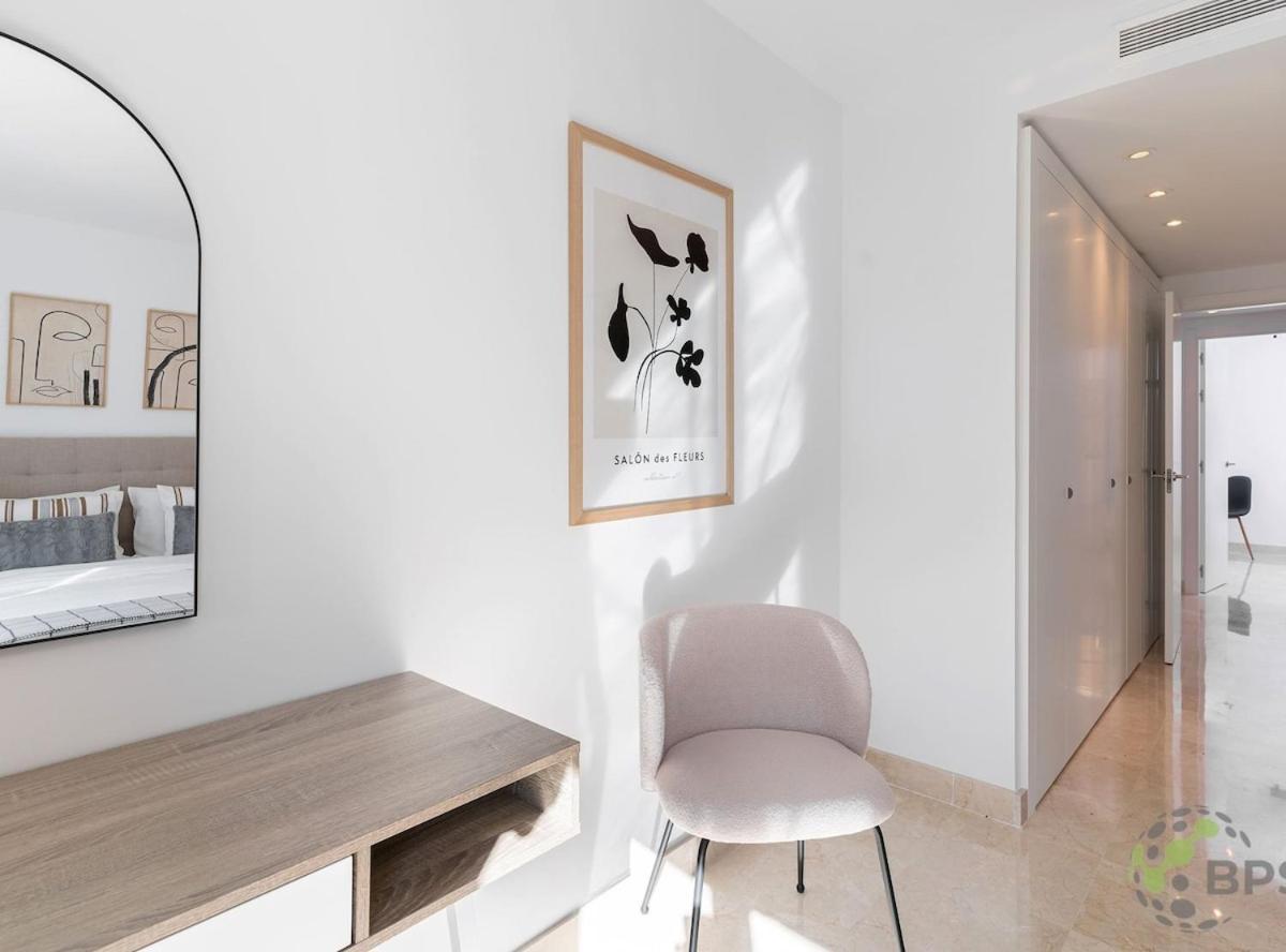 Elegant And Stylish Retreat 592
