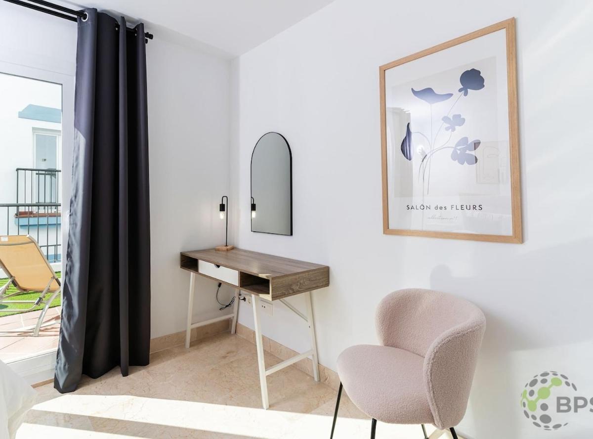 Elegant And Stylish Retreat 592
