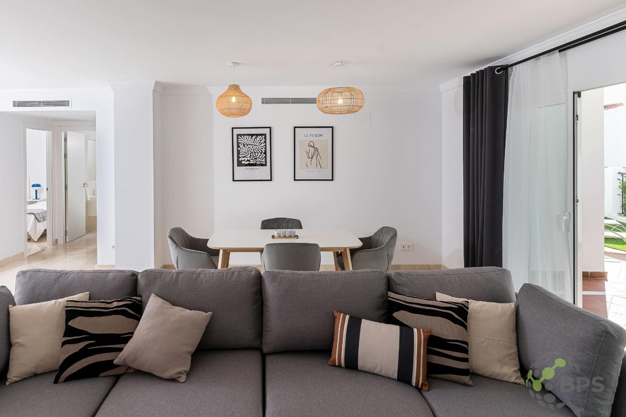 Elegant And Stylish Retreat 592 Apartment
