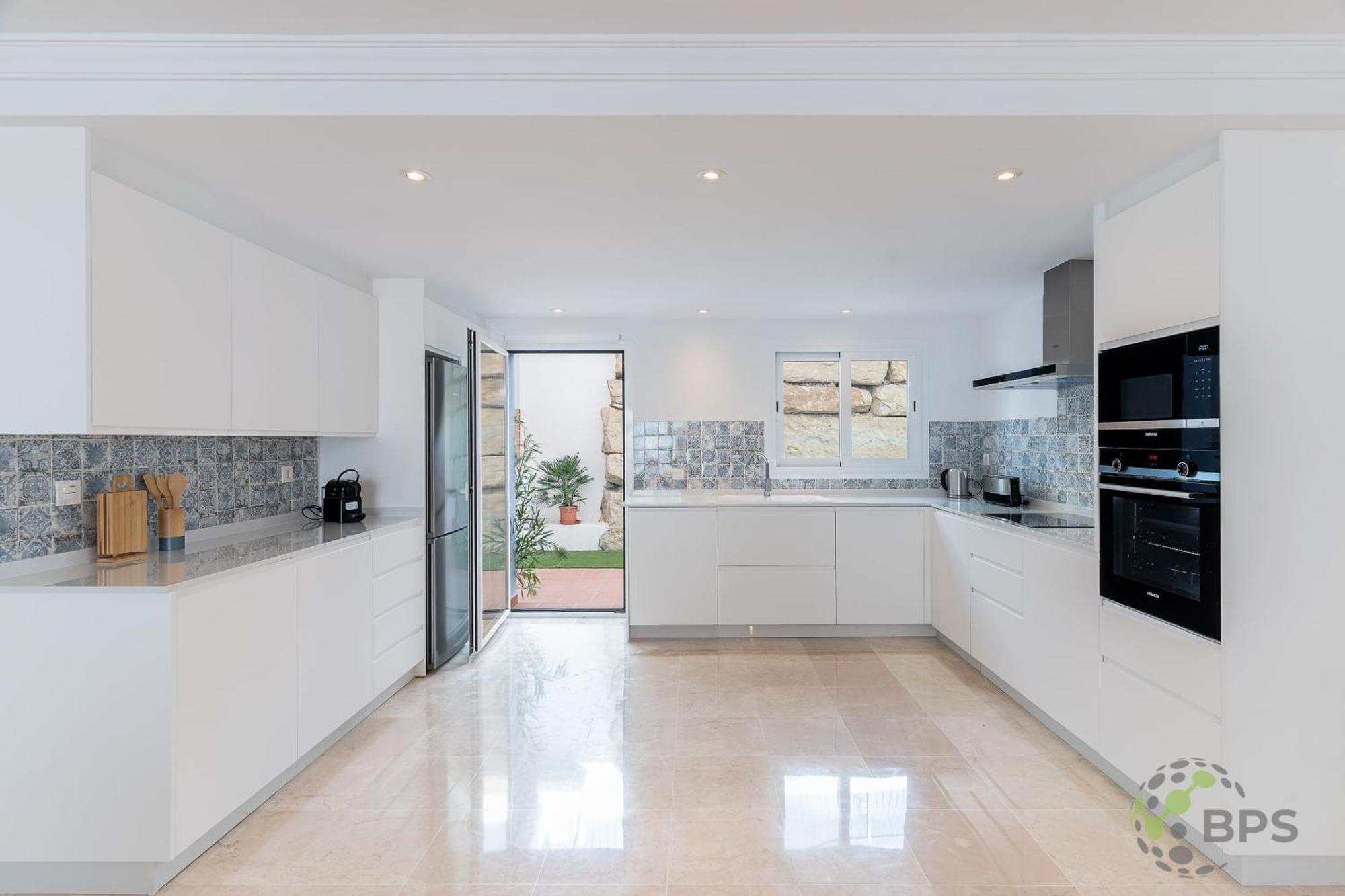 Elegant And Stylish Retreat 592 Apartment