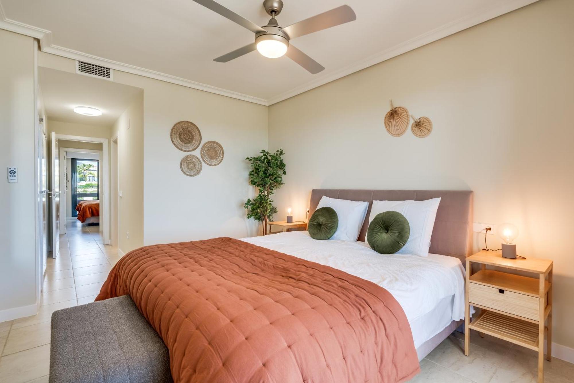 Luxury With Spacious Private Garden & Seaview Apartment *
