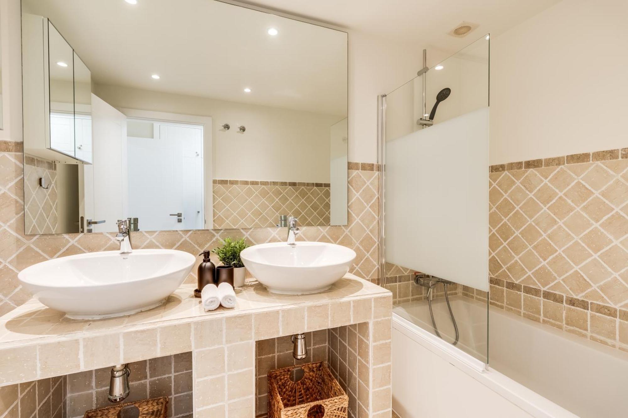 Luxury With Spacious Private Garden & Seaview * Estepona