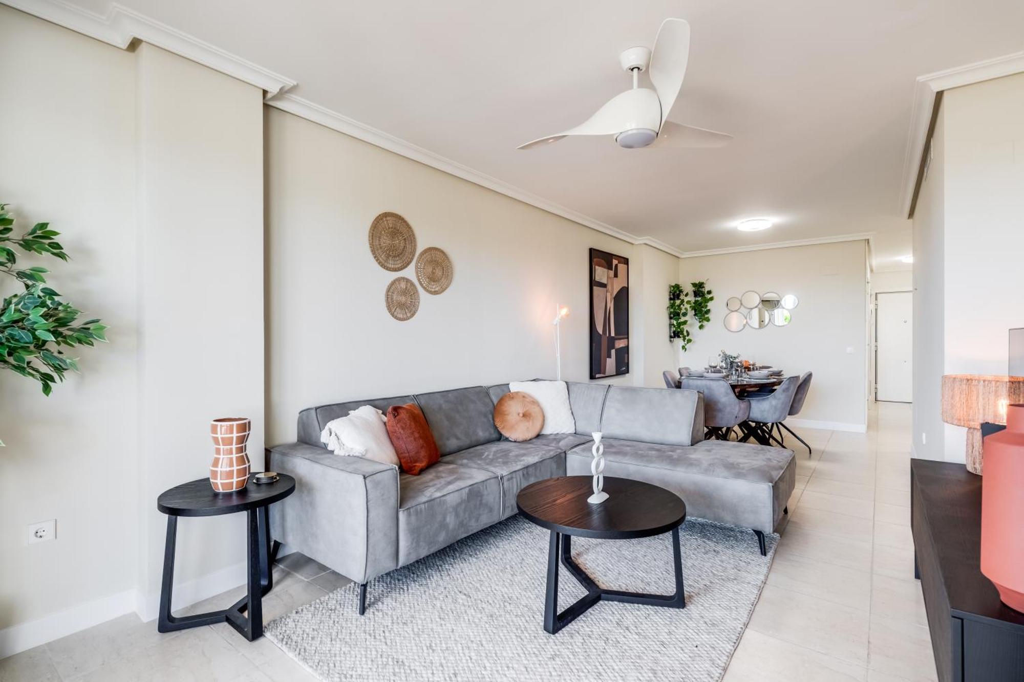 Apartment Luxury With Spacious Private Garden & Seaview *