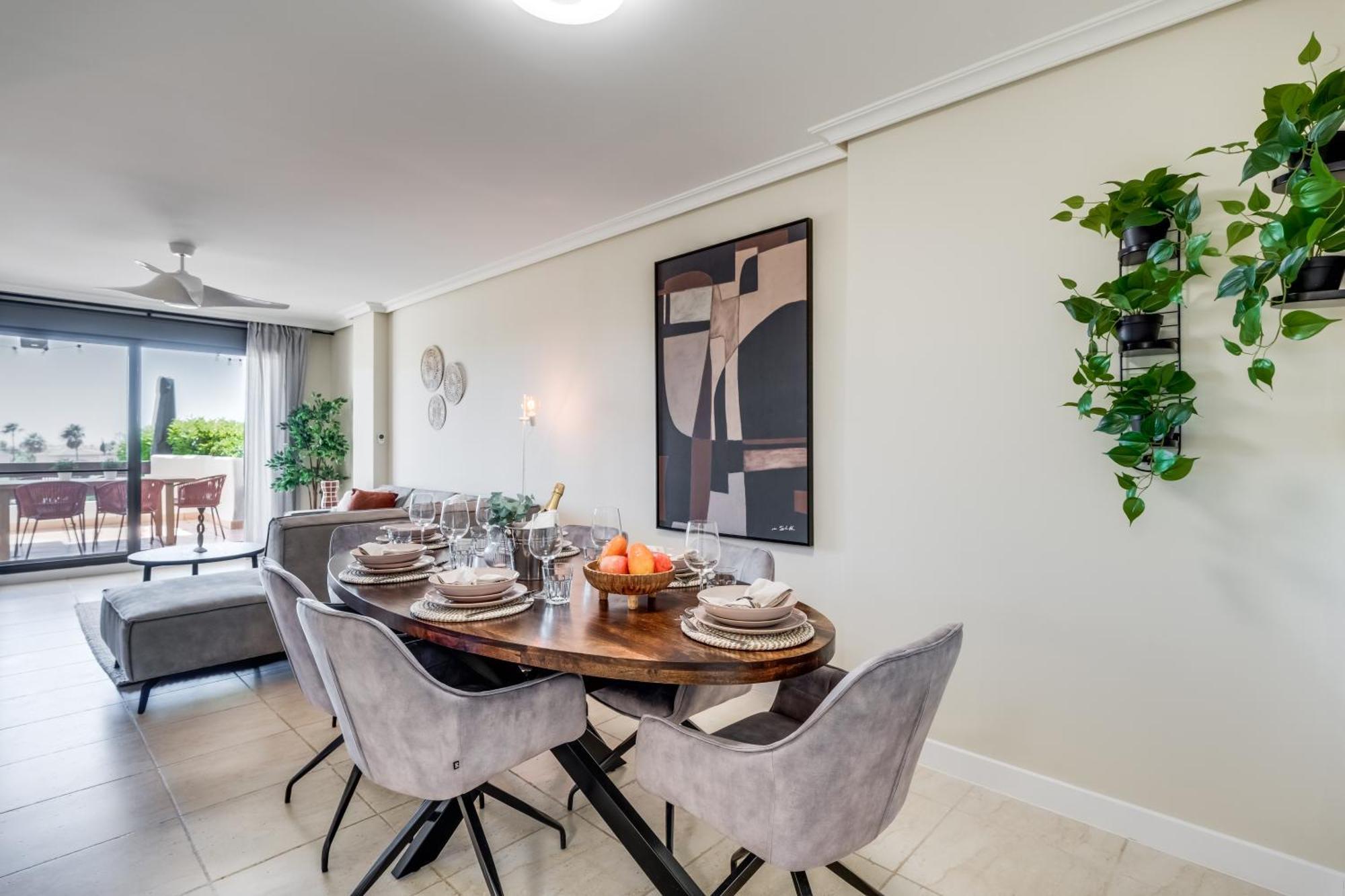 Apartment Luxury With Spacious Private Garden & Seaview