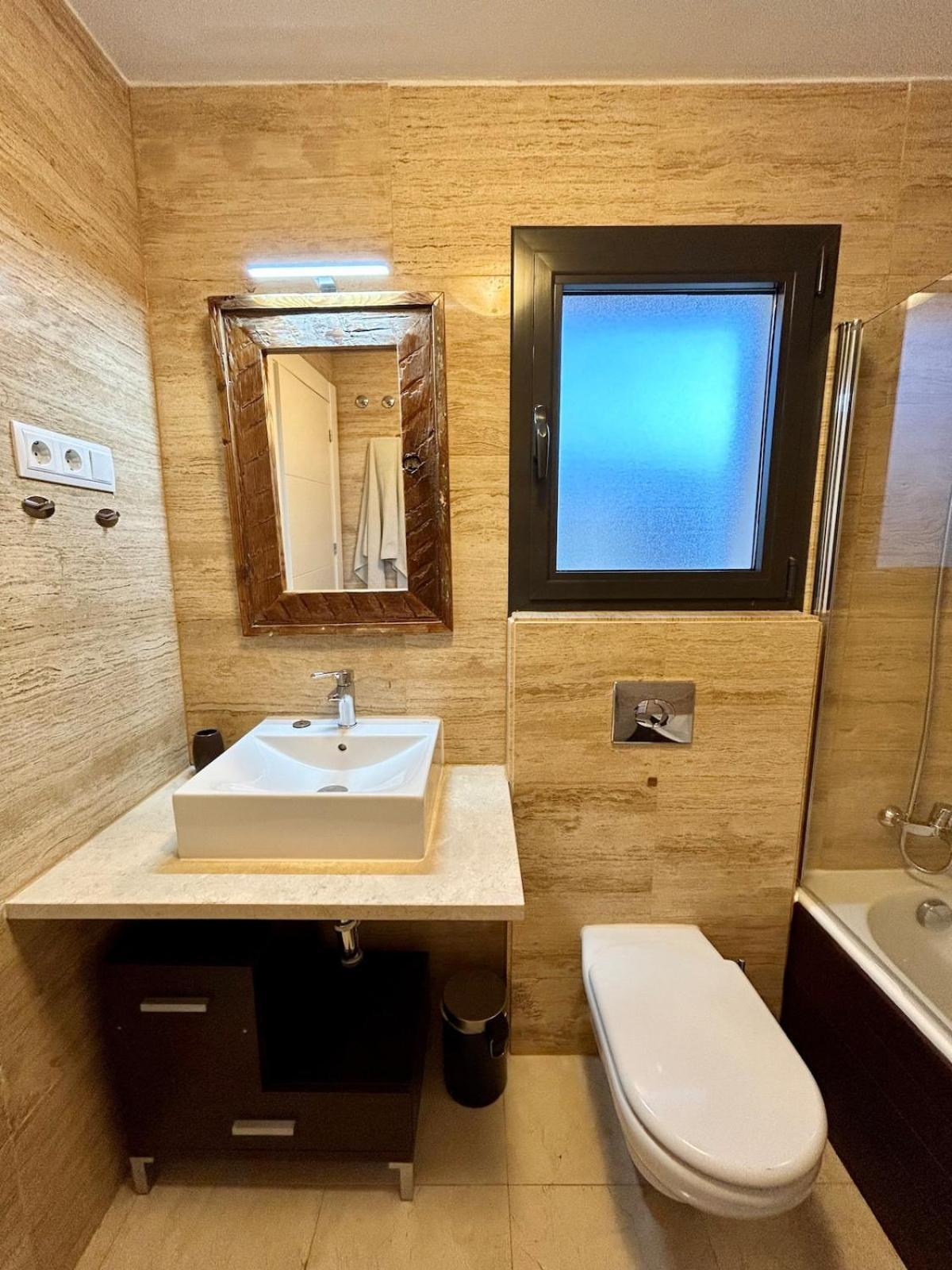Apartment 2br Luxe In Marbella Close To Beaches *