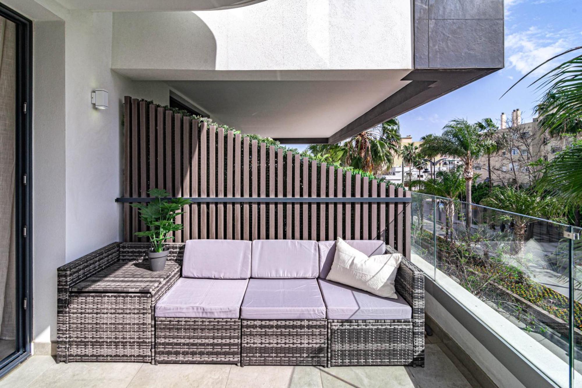 Inf42p - Modern Near The Apartment